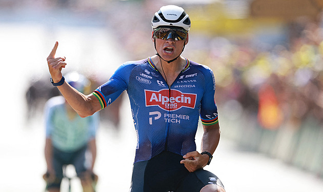 Ukázka síly. Van der Poel testoval nohy před MS, po 174kilometrovém sólu vyhrál