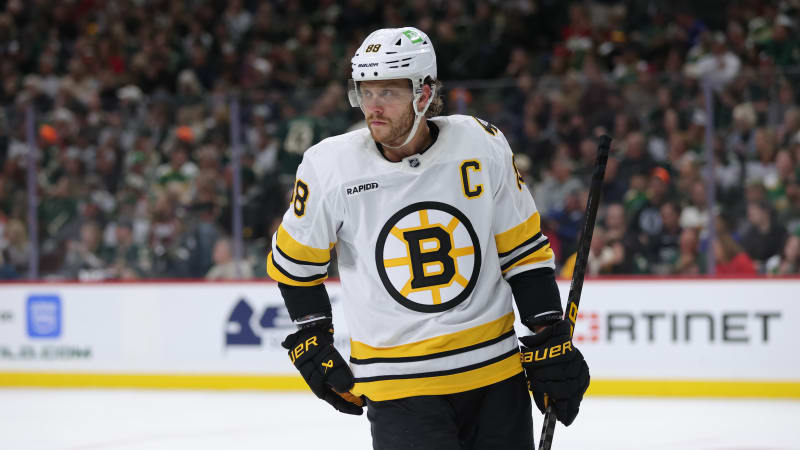 Pastrňák, Giroux i vzpomínky na Jágra. Boston má v nočním zápase Ottawě co vracet