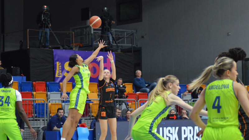 Velká paráda, raduje se trenér basketbalistek USK po duelu s Bourges. Popsal, co rozhodlo