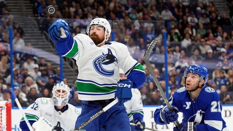 Zajímavosti z NHL: Hronek skoro neslezl z ledu, McDavid dál čaruje, Florida přepisuje dějiny