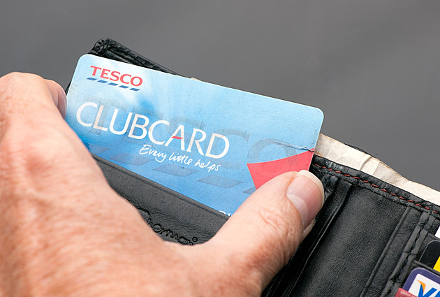 Body i slevy z Clubcard zatím platí dál. Tesco skončí, jeho obchody převezme Albert